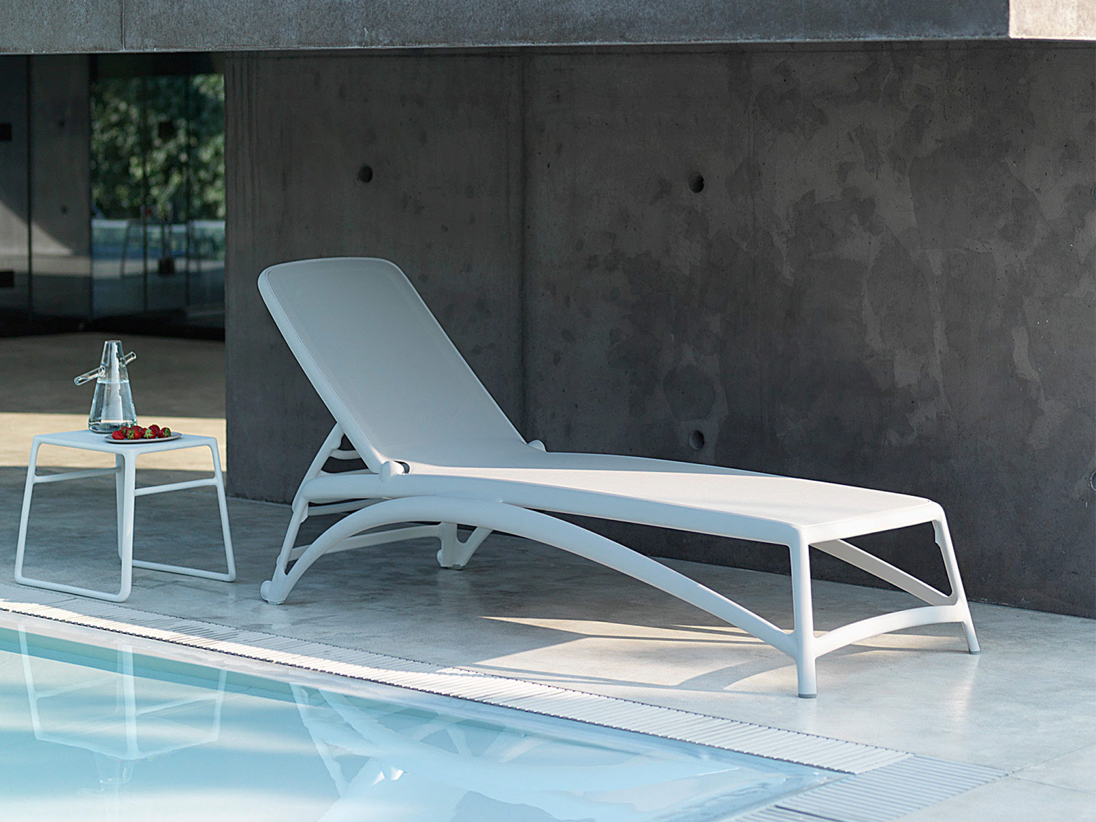 Muebles jardín Cartagena, sofá exterior con cojines impermeables, muebles de terraza modernos Murcia, mesa jardín aluminio Murcia, tumbona madera teca Cartagena, silla cuerda para terraza, iluminación exterior diseño moderno, barbacoas weber Murcia, mobiliario exterior resistente al sol, conjunto exterior aluminio y cuerda, tumbona diseño moderno Murcia